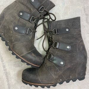 Sorel wedge winter boots